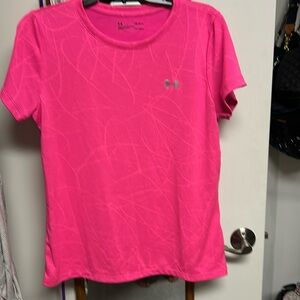 Under Armour woman’s tshirt